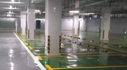 地面停車場劃線的最佳方案，提升停車效率與安全！